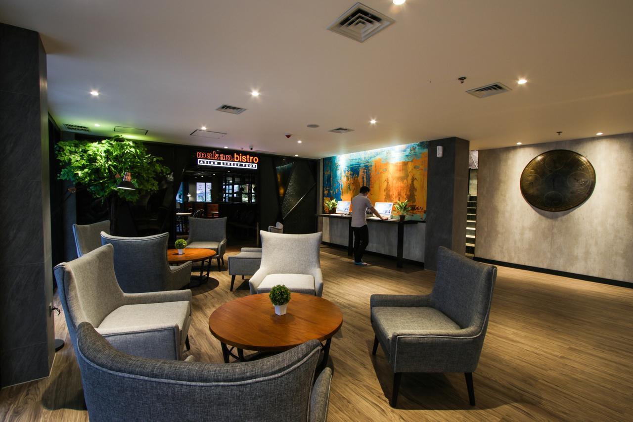 Nite And Day Veteran Hotel